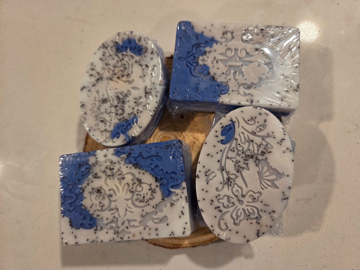 Sandalwood & Poppy Seed Soap Bar